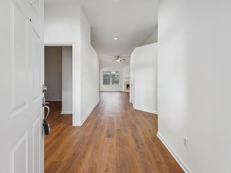 407 Mystic Trail Loop — Photo 2