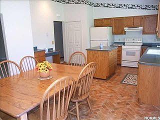 4th image of 9273 Hidden Valley Ct
