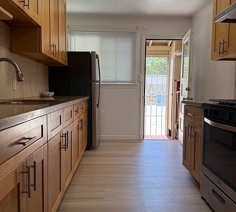 3rd image of 248 Standish St