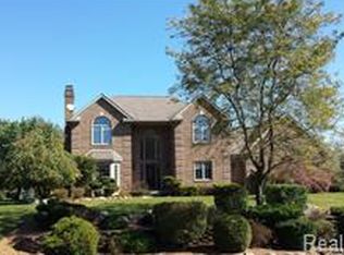 6587 Snowshoe Ln, Brighton, MI
