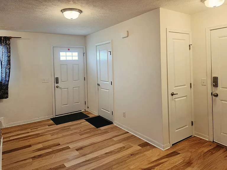 114 Glenridge Cir — Photo 11