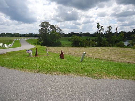 4th image of 2678 Highway 22 W
