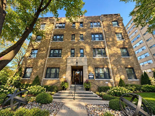 1 Mallory Gdns, Toronto, ON