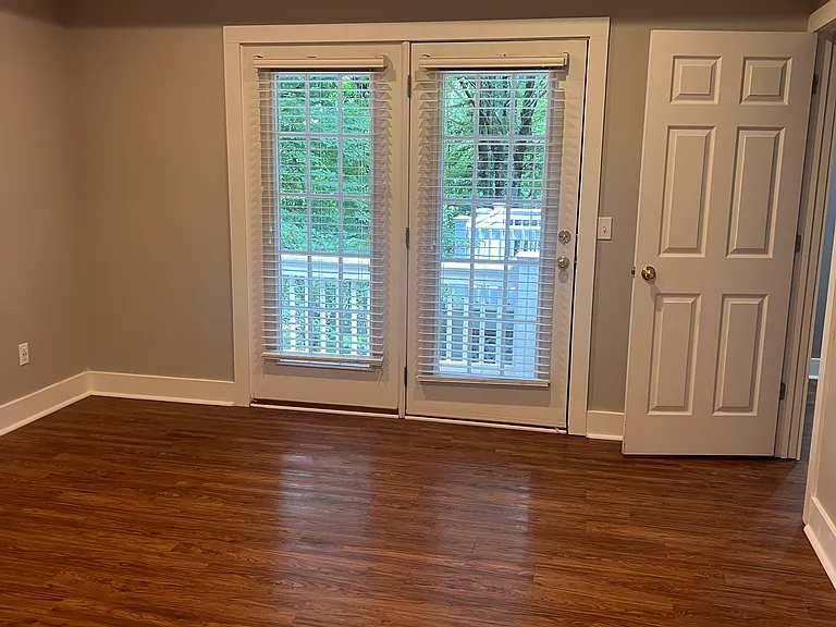 1914 Hillbrook Cir — Photo 11