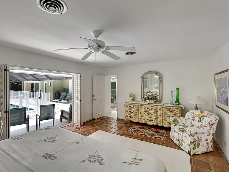 1350 Spanish River Rd — Photo 7