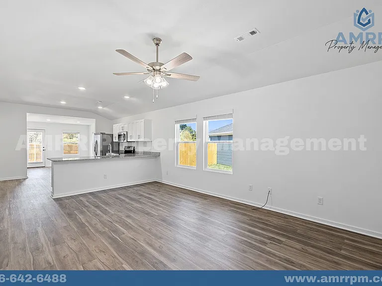 1206 SW 2nd St #1206 — Photo 5