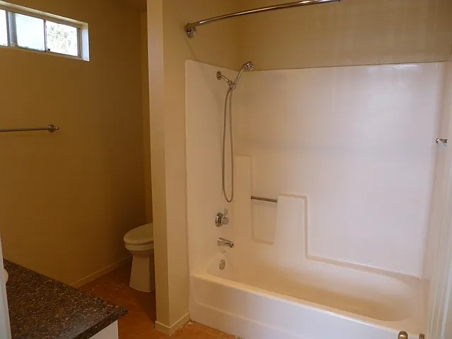 2435 Country Ln — Photo 10