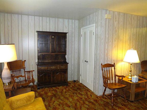 2nd image of 3221 Bentley Ln