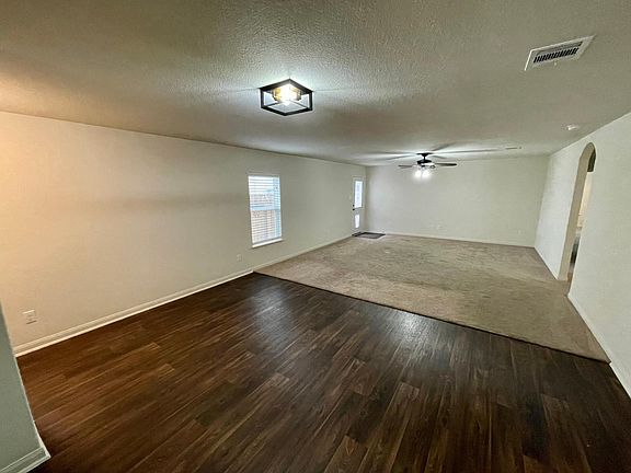 4th image of 323 Yearwood Ln