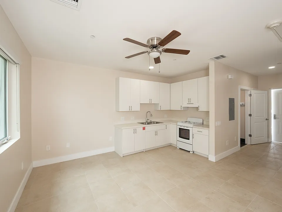 2706 Flagler Ave #1