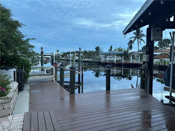 2789 Patterson Ct, Saint James City, FL 33956