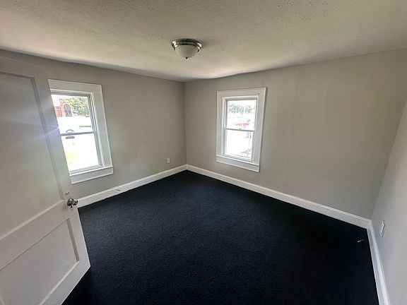 3rd image of 818 Garfield Ave APT B