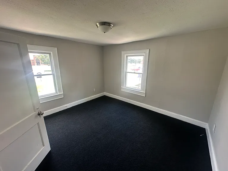 119 Carver Ave — Photo 5