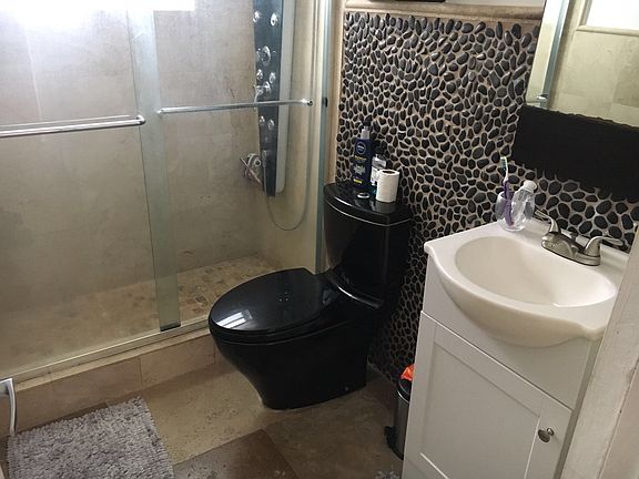 4th image of 650 Pennsylvania Ave APT 19