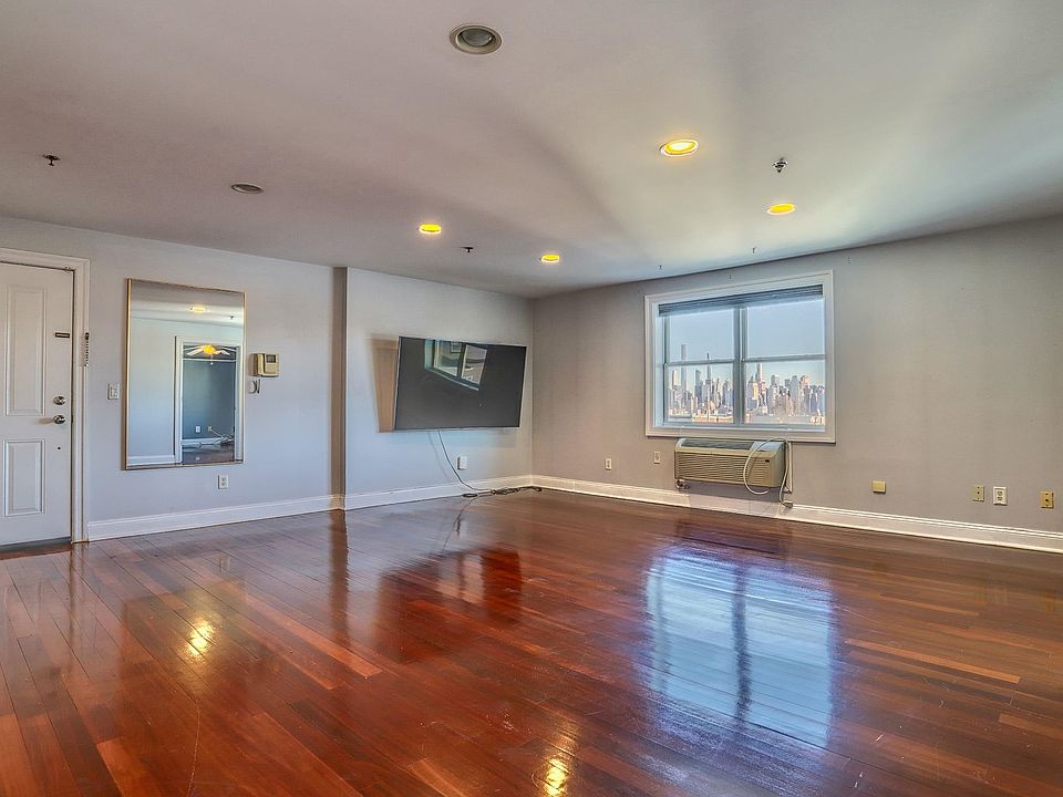1st image of 1720 New York Ave APT 406