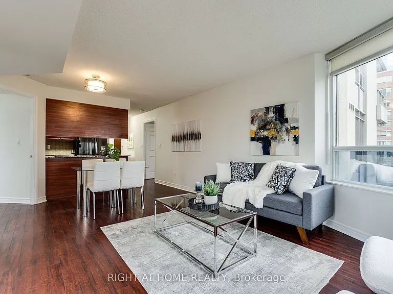 310 Burnhamthorpe Rd W #1713 — Photo 12