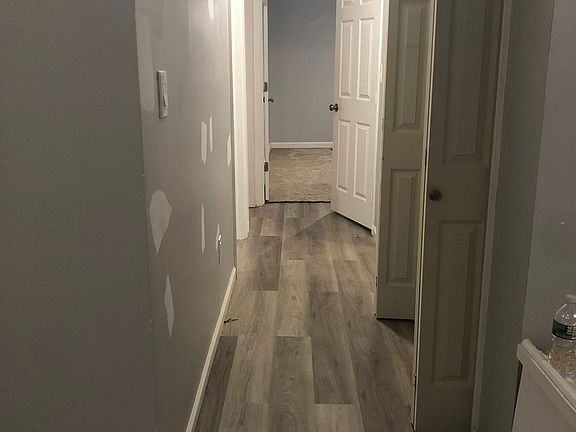 4th image of 47 Halleck St Floor 1
