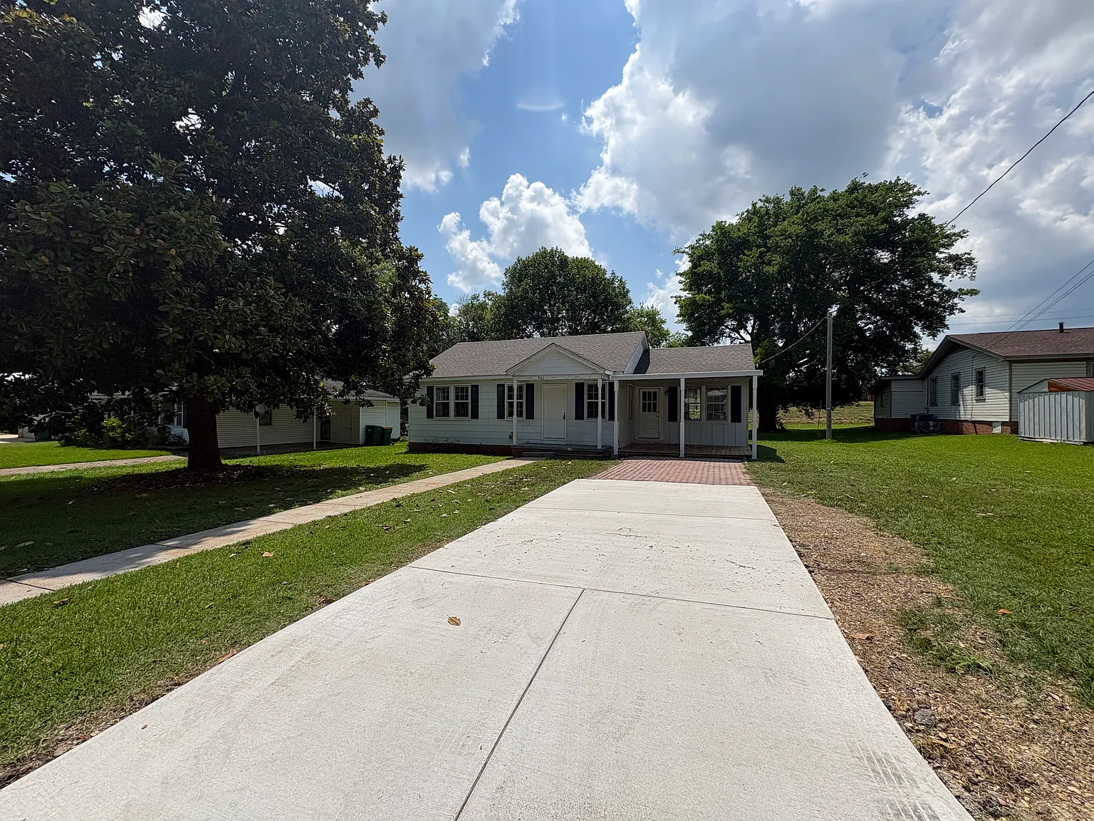 3 bed, 1230 sqft, $1,650 — Photo 2