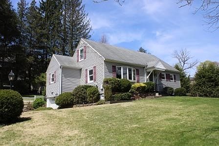 3rd image of 514 Euclid Ave