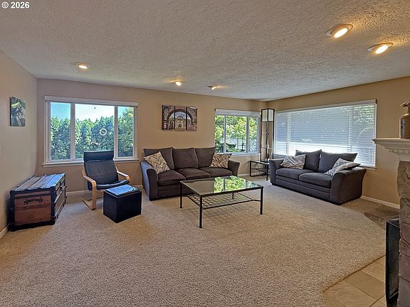 3rd image of 10120 SE Walnut Dr