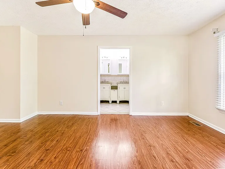 6837 Woodmark Dr — Photo 14