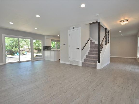 4th image of 8000 Greenslope Dr