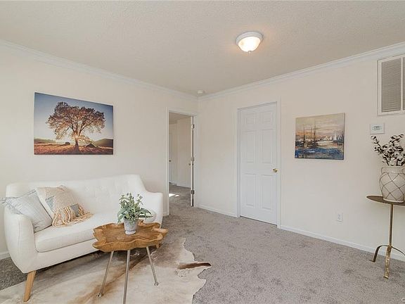 5th image of 609 Reservoir Ave