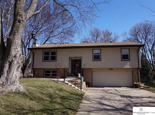 5505 S 105th St, Omaha, NE 68127