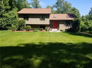 582 Twin Brook Ln, Coventry, RI 02816