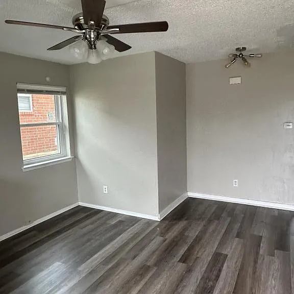 5410 Helmick Ave — Photo 4