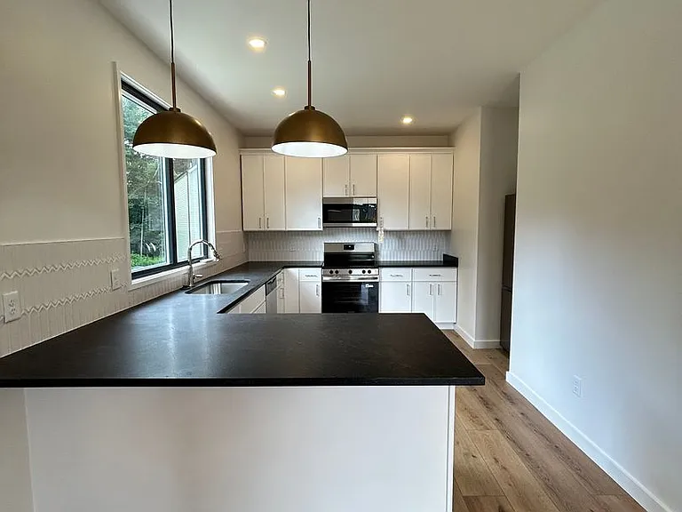 410 Ankara Ct — Photo 4