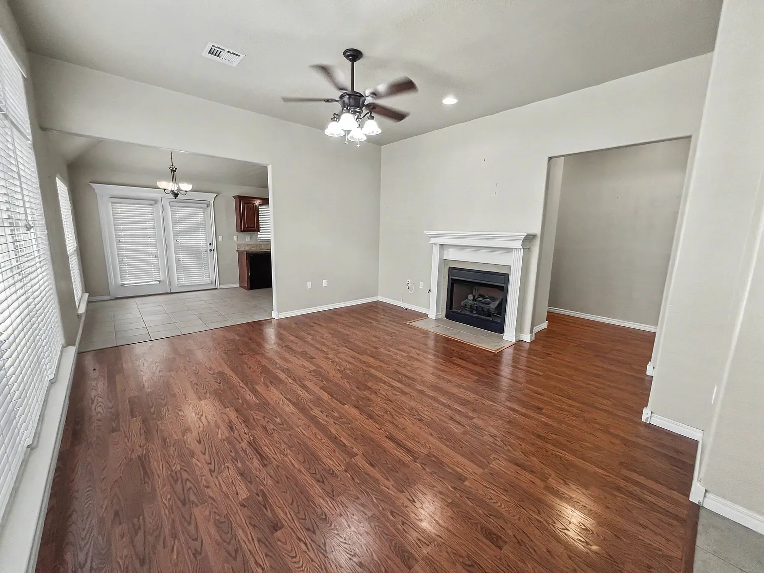 1212 Jeannie Lane Court — Photo 3