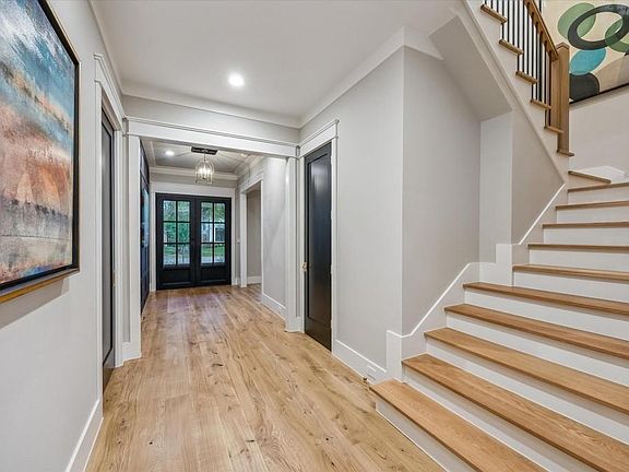 3rd image of 1522 Thornton Rd