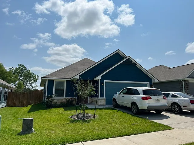 3 bed, 1272 sqft, $1,020 — Photo 2