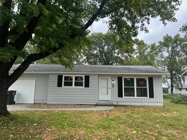 605 Saint Rose Dr, Godfrey, IL 62035