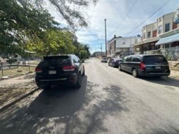 Exterior Neighborhood (street photo)