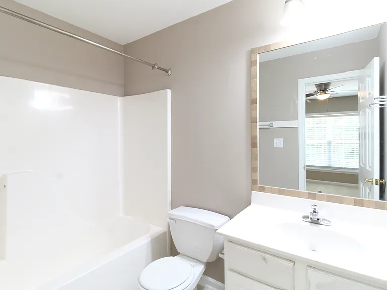 240 Cleveland Rd #440 — Photo 9