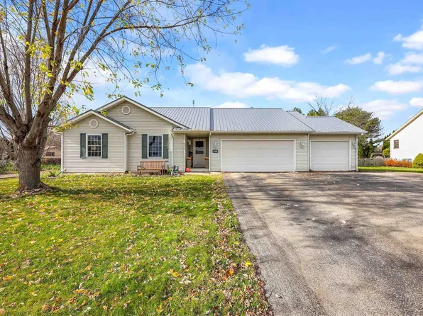 301 Comfortcove Street, Orfordville, WI 53576