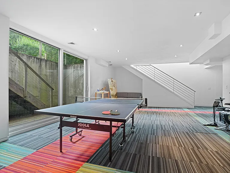 135 Middle Pond Rd — Photo 22