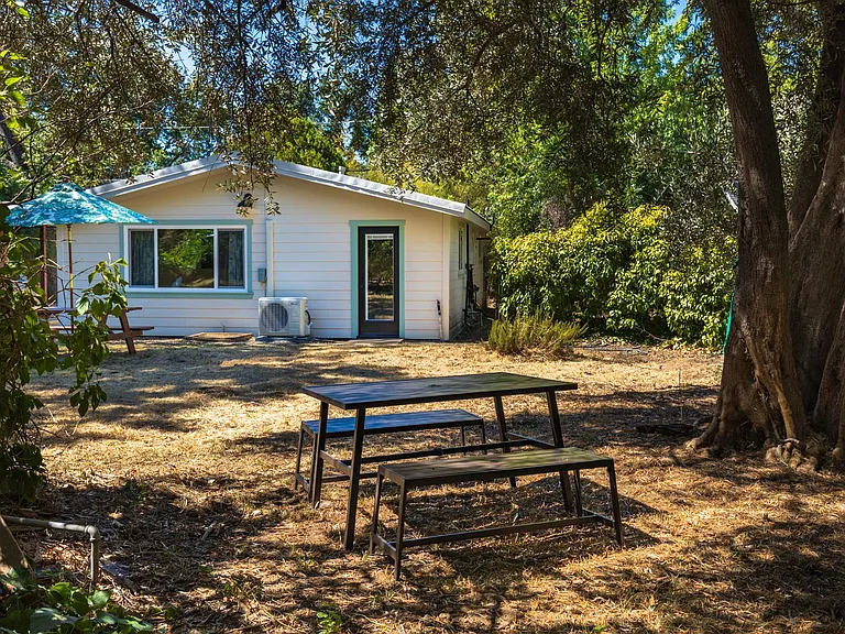 84 Centennial Ave — Photo 42