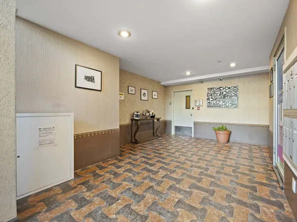 3047 Brighton 6th Street image 5 of 30