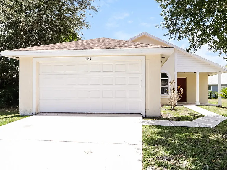 1846 Twisting Ln — Photo 1