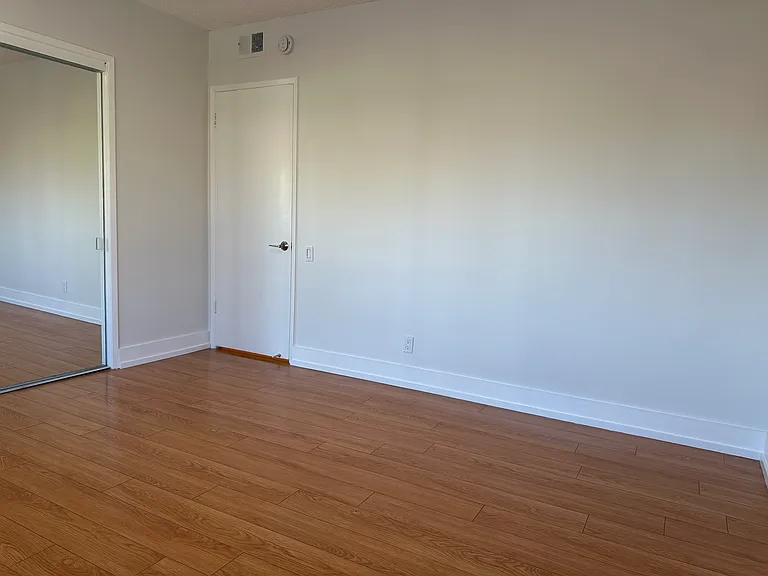 1015 E Wilson Ave #4 — Photo 13