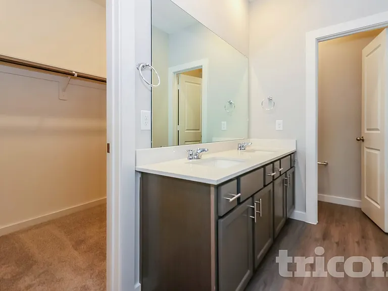 2350 Bailey Fields Ln — Photo 3