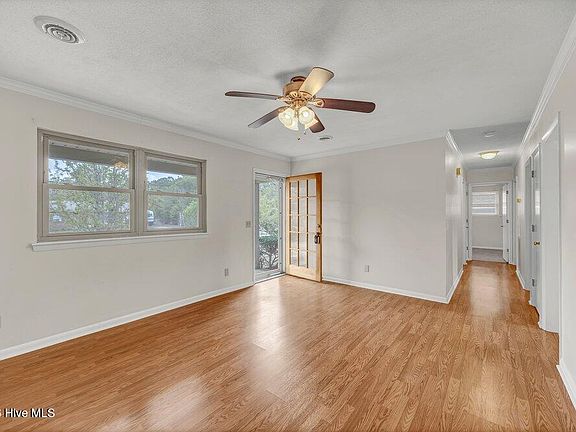4th image of 309 Richelieu Road