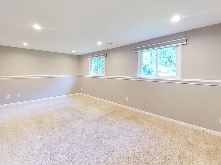 8458 Ararat Ct — Photo 12
