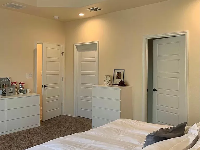 5981 Midcrown Dr — Photo 12