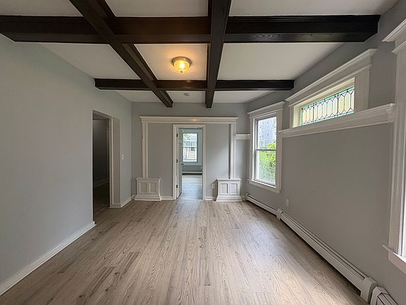5th image of 211 N Maple Ave #1
