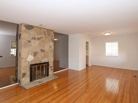 3rd image of 2729 N Myers St