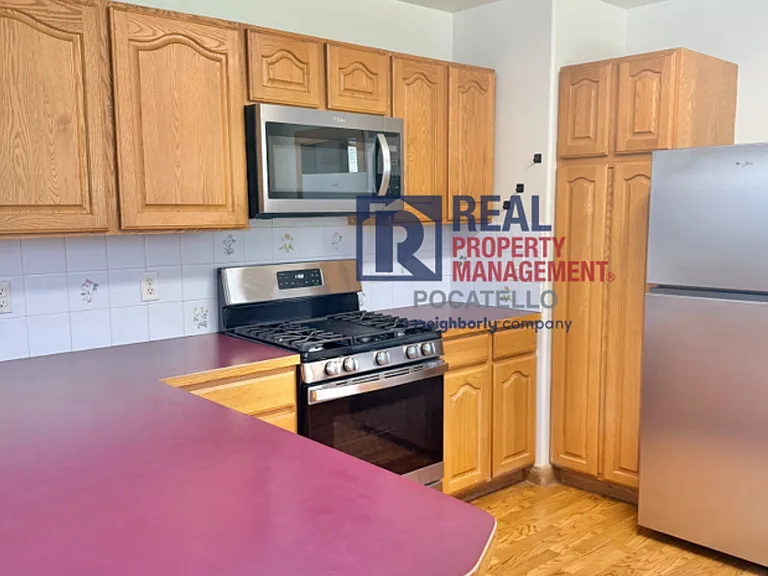 631 N Johnson Ave — Photo 6